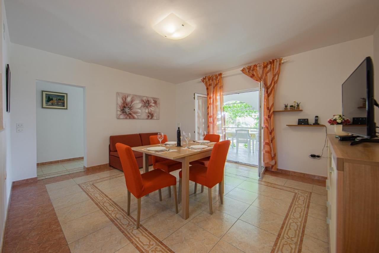 Apartmani Mares Ražanj Eksteriør bilde